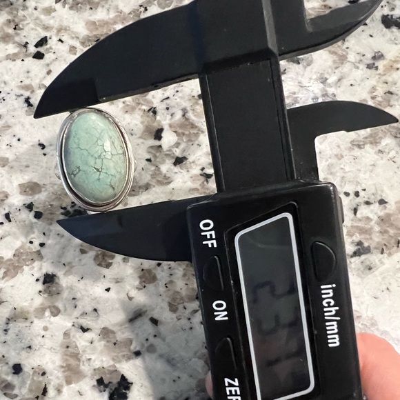 Turquoise Sterling Silver Oval Ring Size 8 - Picture 9 of 11